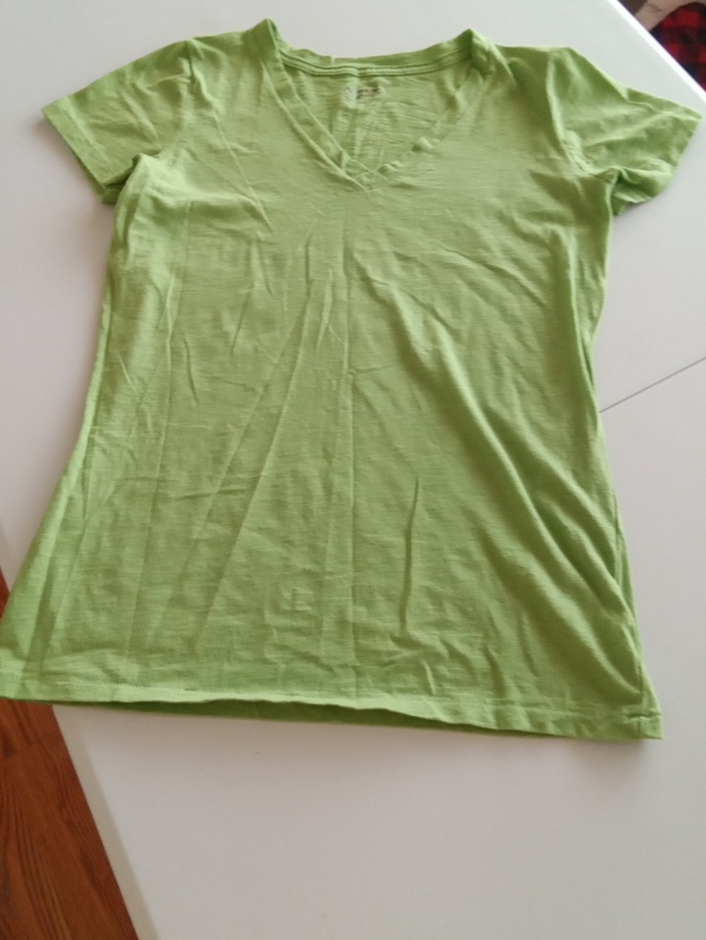 Arizona Jean Company Lime Green V-Neck Short Sleeve Tee